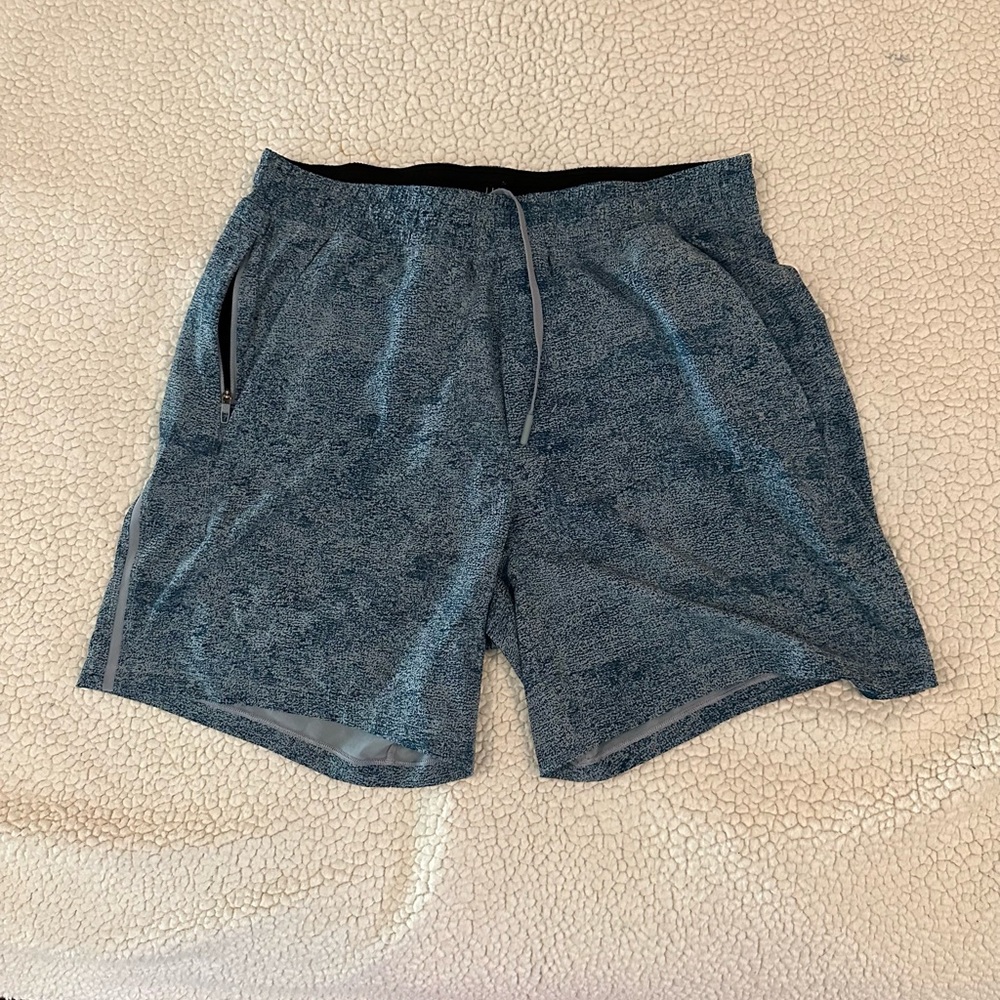 Mens Lululemon workout shorts l